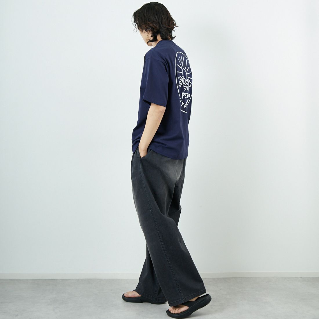 POLeR [ポーラー] プリントTシャツ [259MCV0033-JF] NAVY &&モデル身長：179cm 着用サイズ：M&&