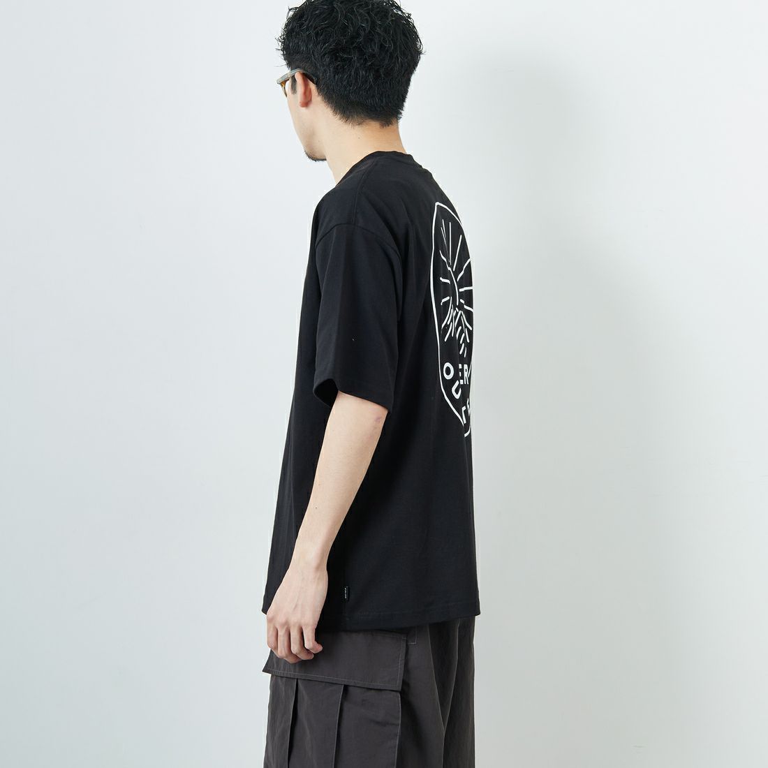 POLeR [ポーラー] プリントTシャツ [259MCV0033-JF] BLACK &&モデル身長：168cm 着用サイズ：M&&