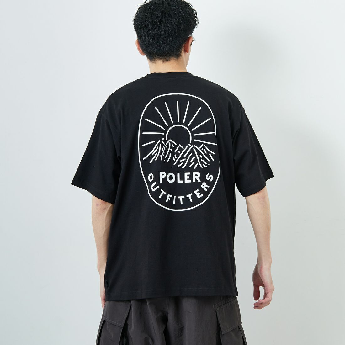 POLeR [ポーラー] プリントTシャツ [259MCV0033-JF] BLACK &&モデル身長：168cm 着用サイズ：M&&