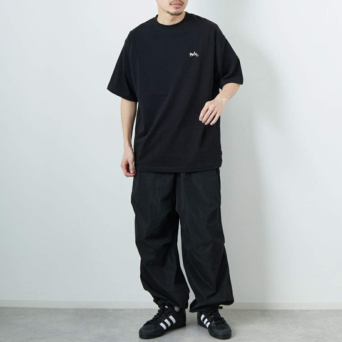 POLeR [ポーラー] フラワープリントTシャツ [259MCV0031-JF] BLACK &&モデル身長：168cm 着用サイズ：M&&