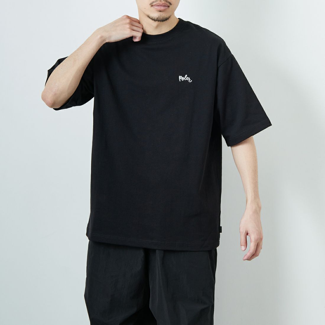 POLeR [ポーラー] フラワープリントTシャツ [259MCV0031-JF] BLACK &&モデル身長：168cm 着用サイズ：M&&