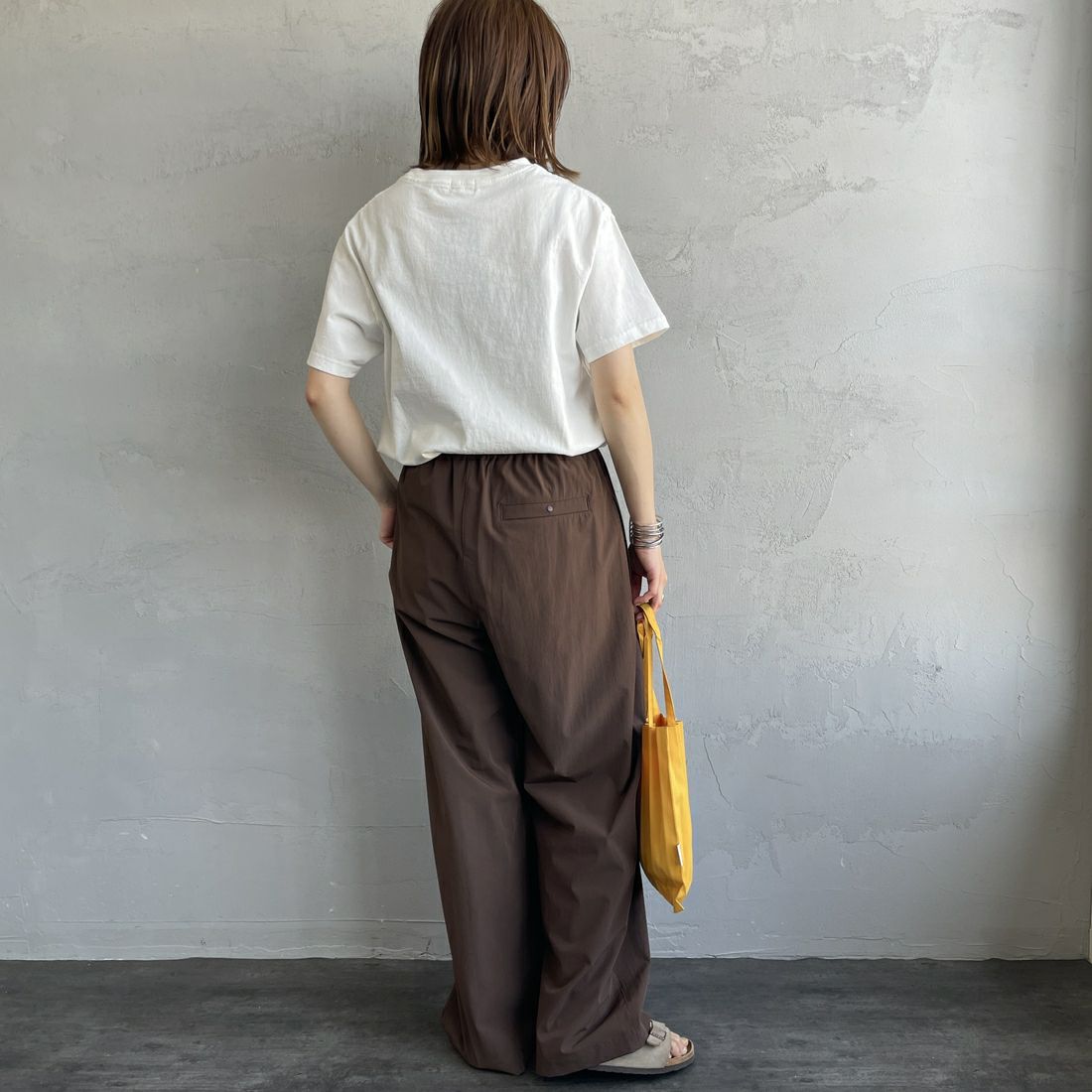 The Endless Summer [エンドレスサマー] 別注 BUHI ワンポイントロゴプリントTシャツ [FH-25574505-JF] 07 WHITE &&モデル身長：158cm 着用サイズ：S&&