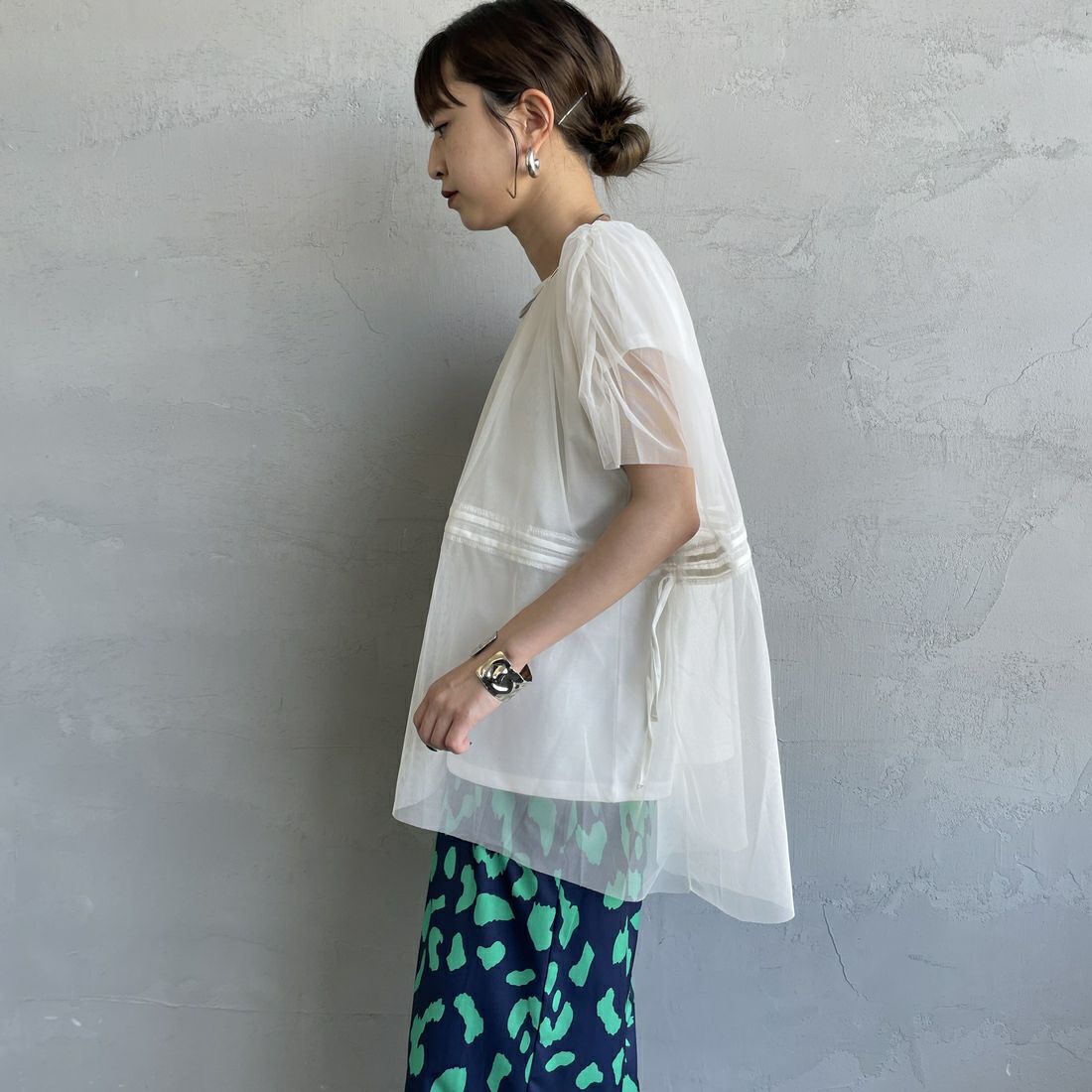 Maison de L'allure [メゾン ドゥ ラリュール] 2WAYチュールギャザーレイヤードTシャツ [M25112031] 02 OFF &&モデル身長：150cm 着用サイズ：F&&