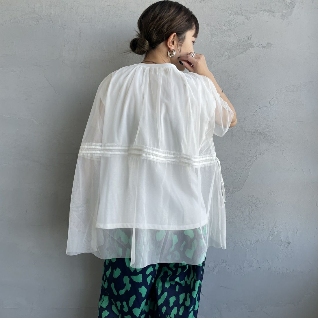 Maison de L'allure [メゾン ドゥ ラリュール] 2WAYチュールギャザーレイヤードTシャツ [M25112031] 02 OFF &&モデル身長：150cm 着用サイズ：F&&