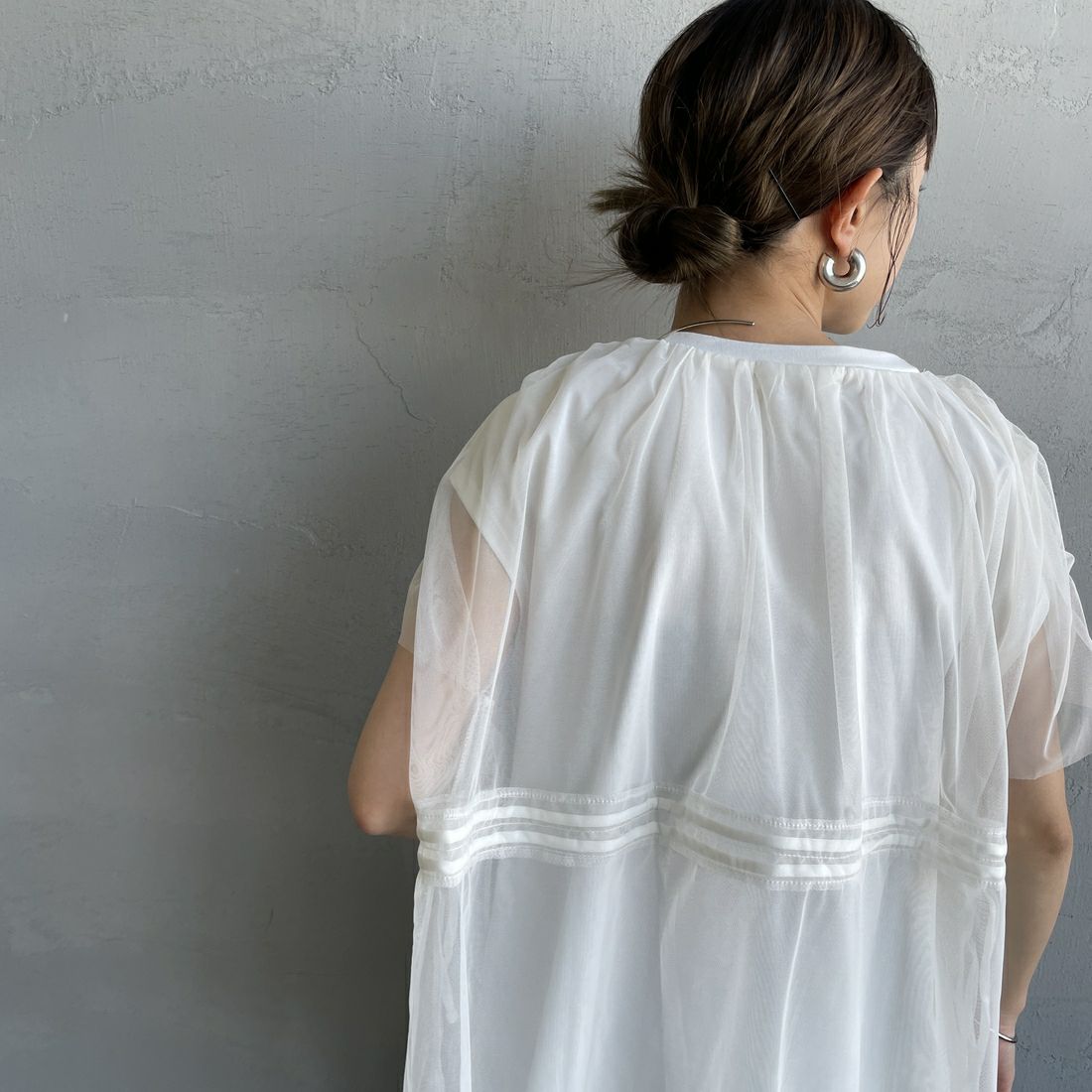 Maison de L'allure [メゾン ドゥ ラリュール] 2WAYチュールギャザーレイヤードTシャツ [M25112031] 02 OFF &&モデル身長：150cm 着用サイズ：F&&