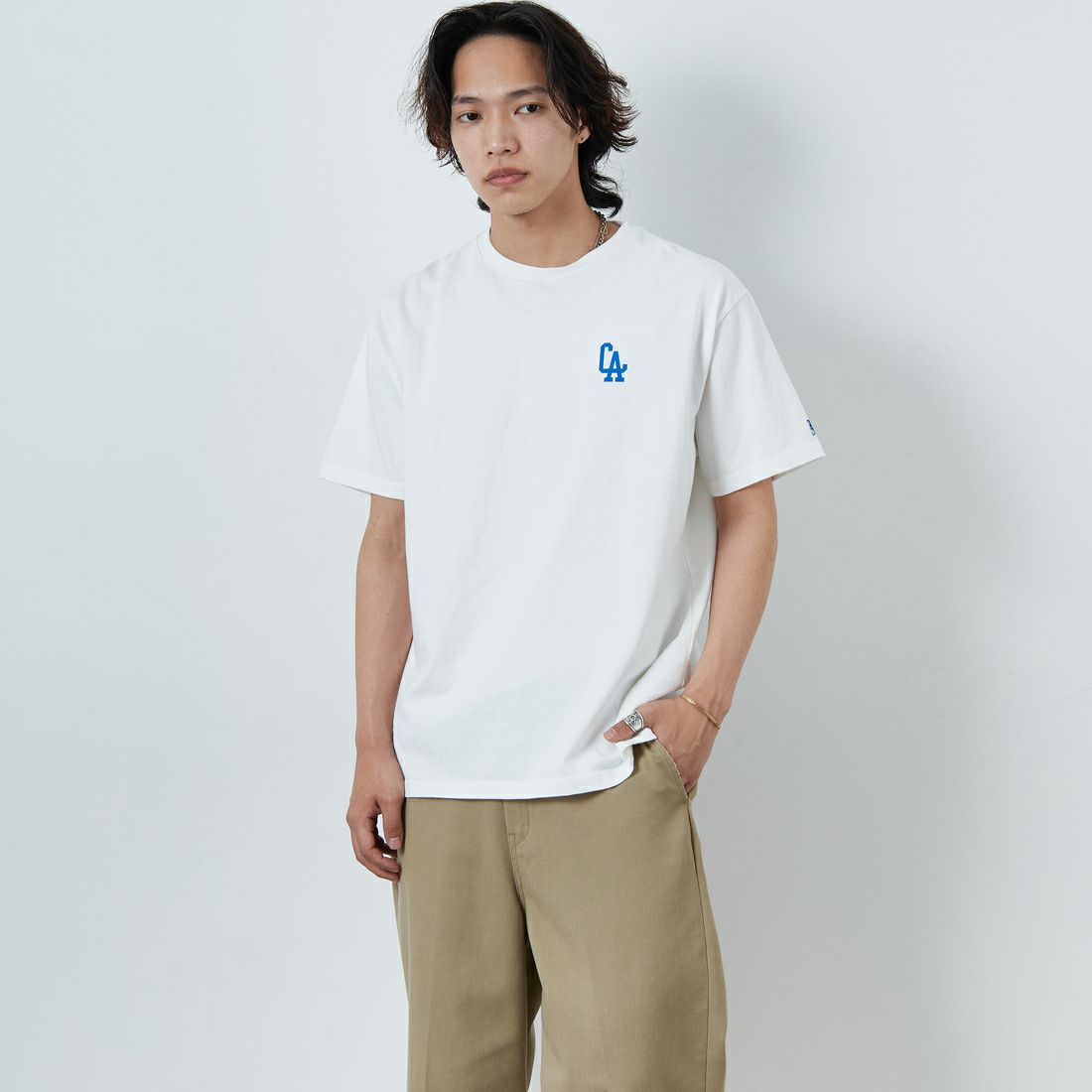 The Endless Summer [エンドレスサマー] 別注 BUHI LEAGUE バックプリントTシャツ [FH-25574506-JF] 07 WHITE &&モデル身長：179cm 着用サイズ：XL&&