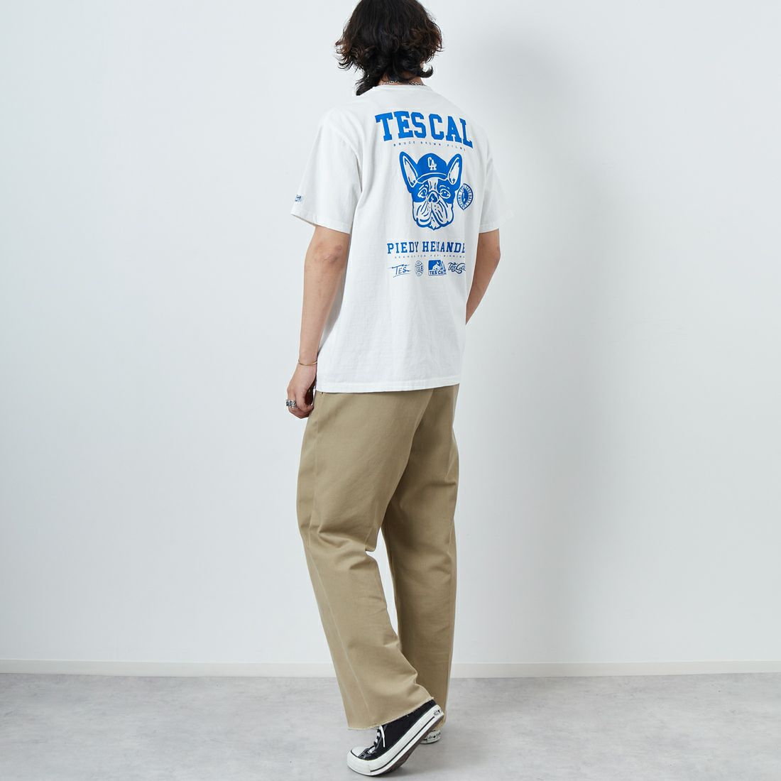 The Endless Summer [エンドレスサマー] 別注 BUHI LEAGUE バックプリントTシャツ [FH-25574506-JF] 07 WHITE &&モデル身長：179cm 着用サイズ：XL&&