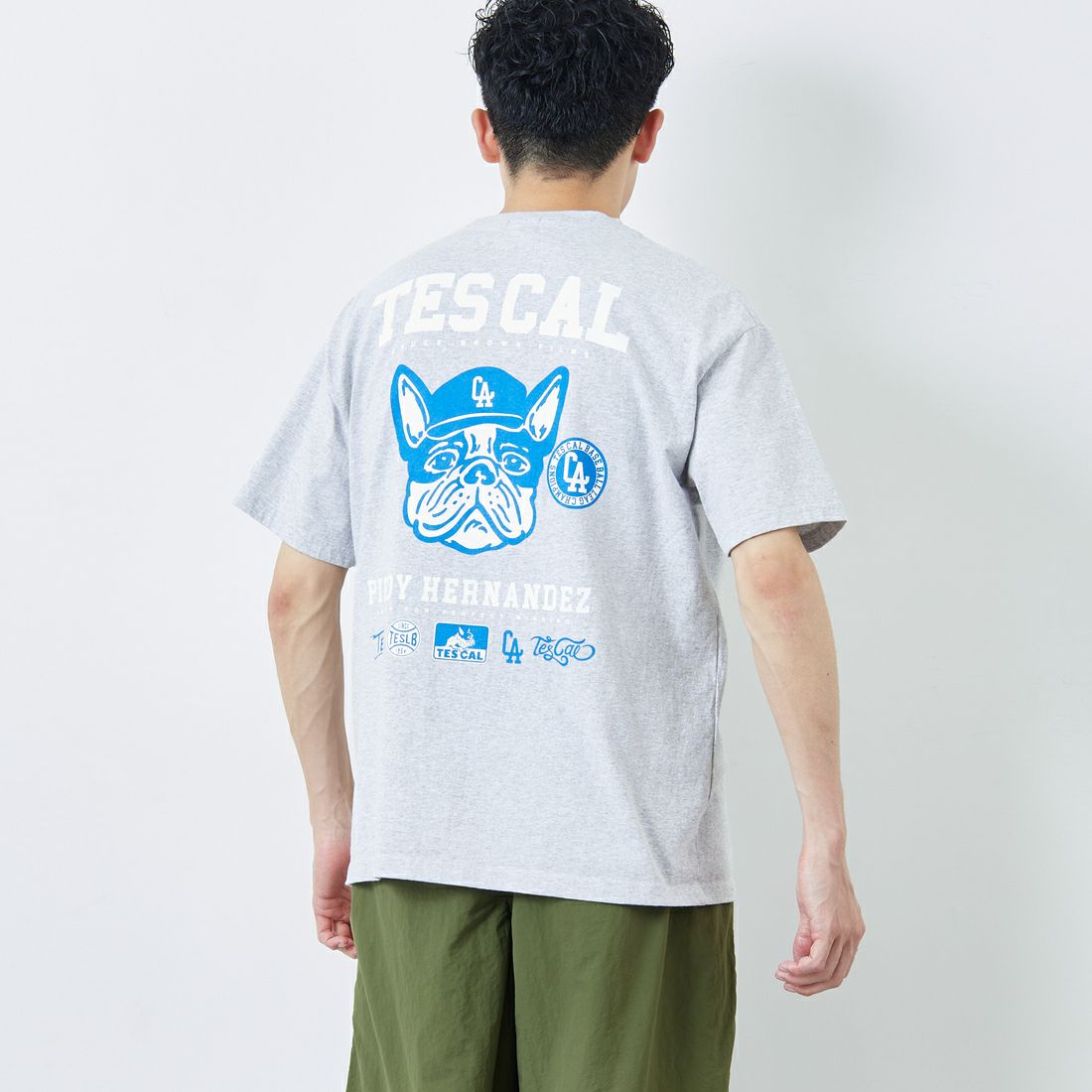 The Endless Summer [エンドレスサマー] 別注 BUHI LEAGUE バックプリントTシャツ [FH-25574506-JF] 03 MIX GRA &&モデル身長：168cm 着用サイズ：L&&