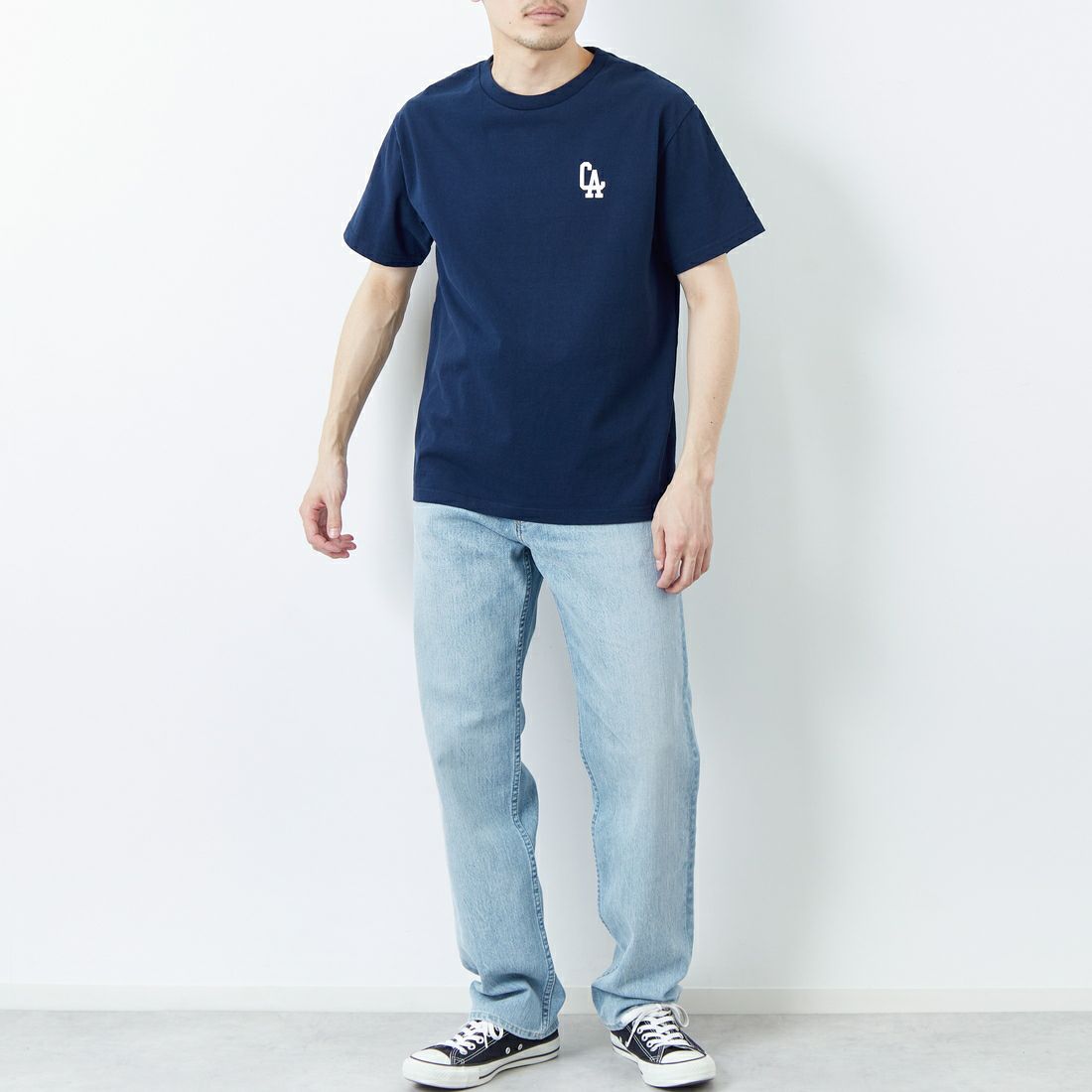The Endless Summer [エンドレスサマー] 別注 BUHI LEAGUE バックプリントTシャツ [FH-25574506-JF] 60 NAVY &&モデル身長：168cm 着用サイズ：M&&