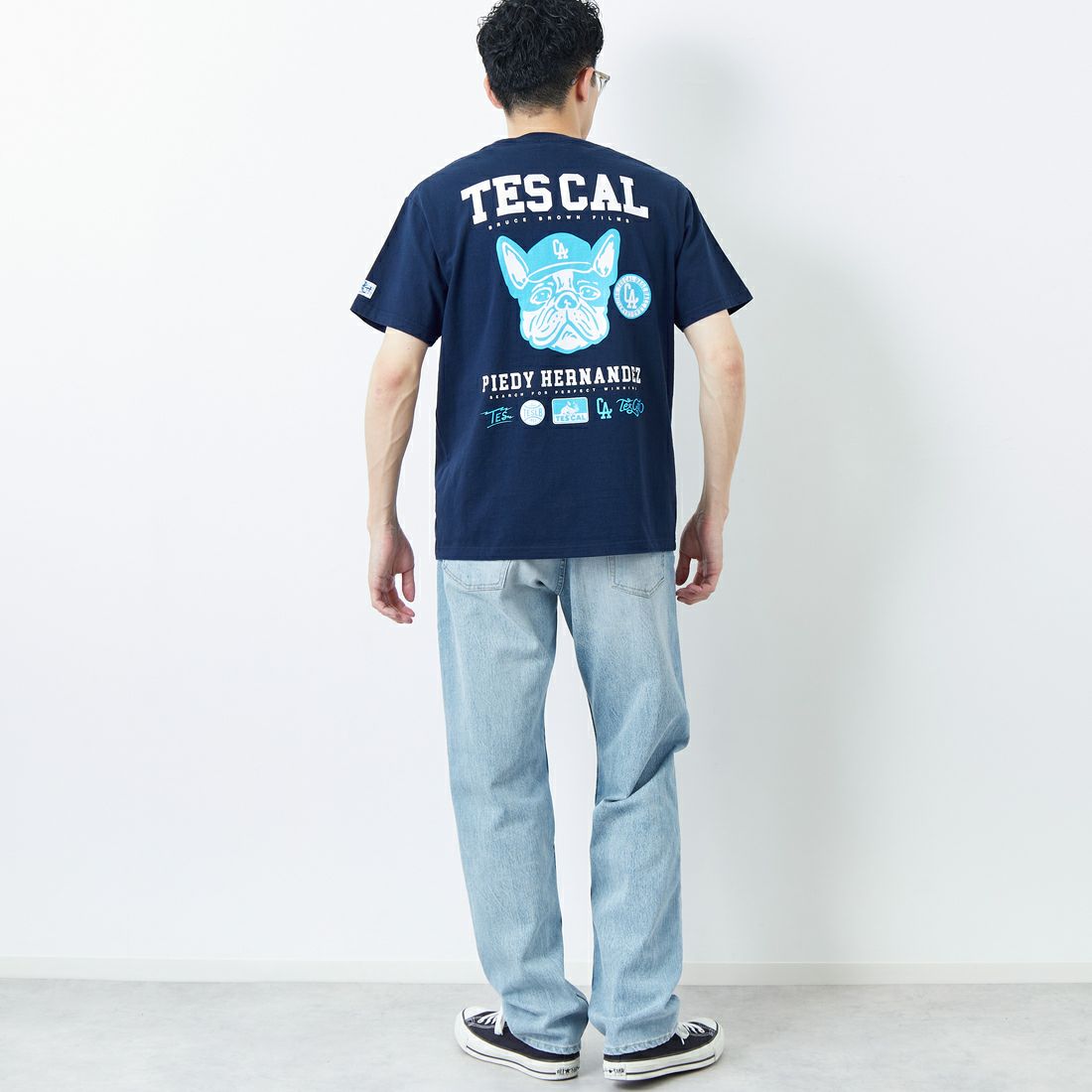 The Endless Summer [エンドレスサマー] 別注 BUHI LEAGUE バックプリントTシャツ [FH-25574506-JF] 60 NAVY &&モデル身長：168cm 着用サイズ：M&&
