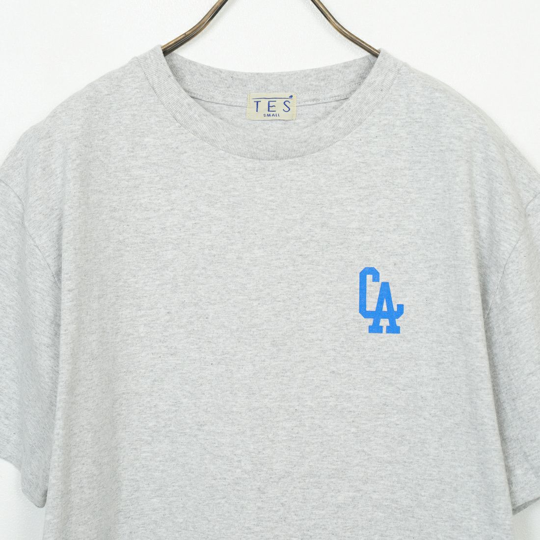 The Endless Summer [エンドレスサマー] 別注 BUHI LEAGUE バックプリントTシャツ [FH-25574506-JF] 03 MIX GRA