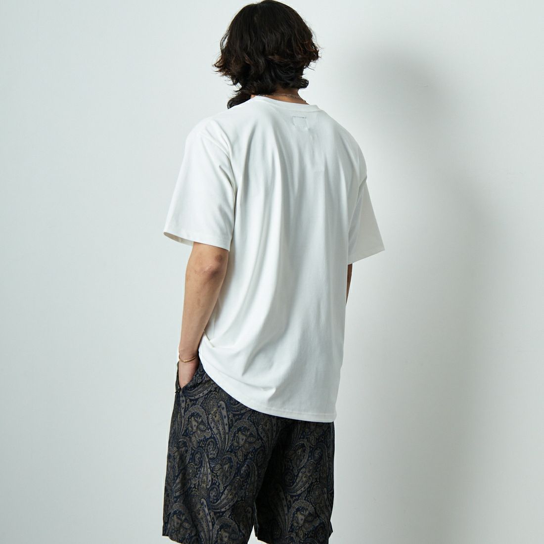 Needles [ニードルズ] Needles×KAE TANAKA ショートスリーブTシャツ [QV433] A OFF WHIT &&モデル身長：179cm 着用サイズ：L&&