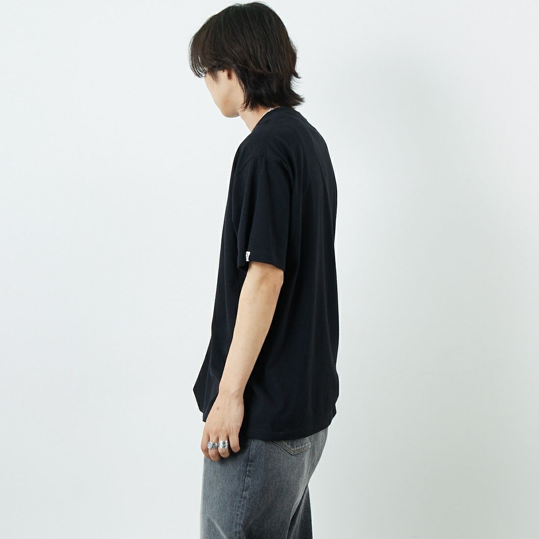 COTTON PAN [コットンパン] ショートスリーブプリントTシャツ [E&M] BLACK &&モデル身長：179cm 着用サイズ：M&&