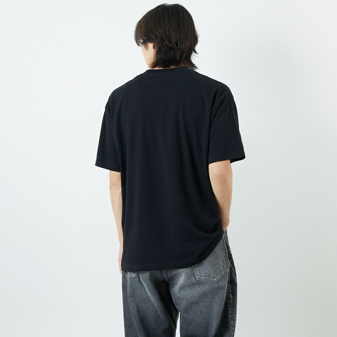 COTTON PAN [コットンパン] ショートスリーブプリントTシャツ [E&M] BLACK &&モデル身長：179cm 着用サイズ：M&&