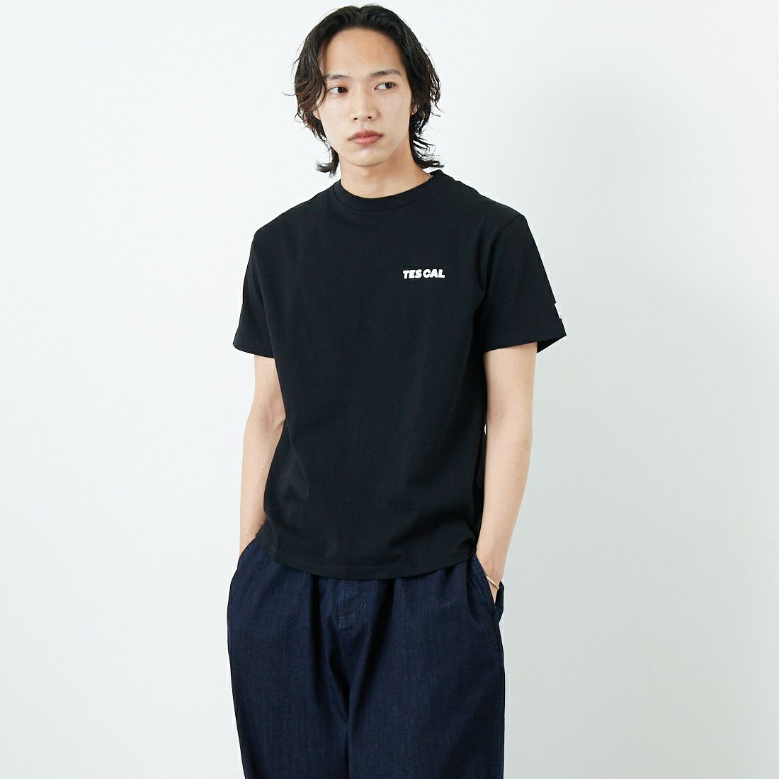 The Endless Summer [エンドレスサマー] 別注 THE CALIFORNIA バックプリントTシャツ [FH-25574507-JF] 01 BLACK &&モデル身長：179cm 着用サイズ：M&&