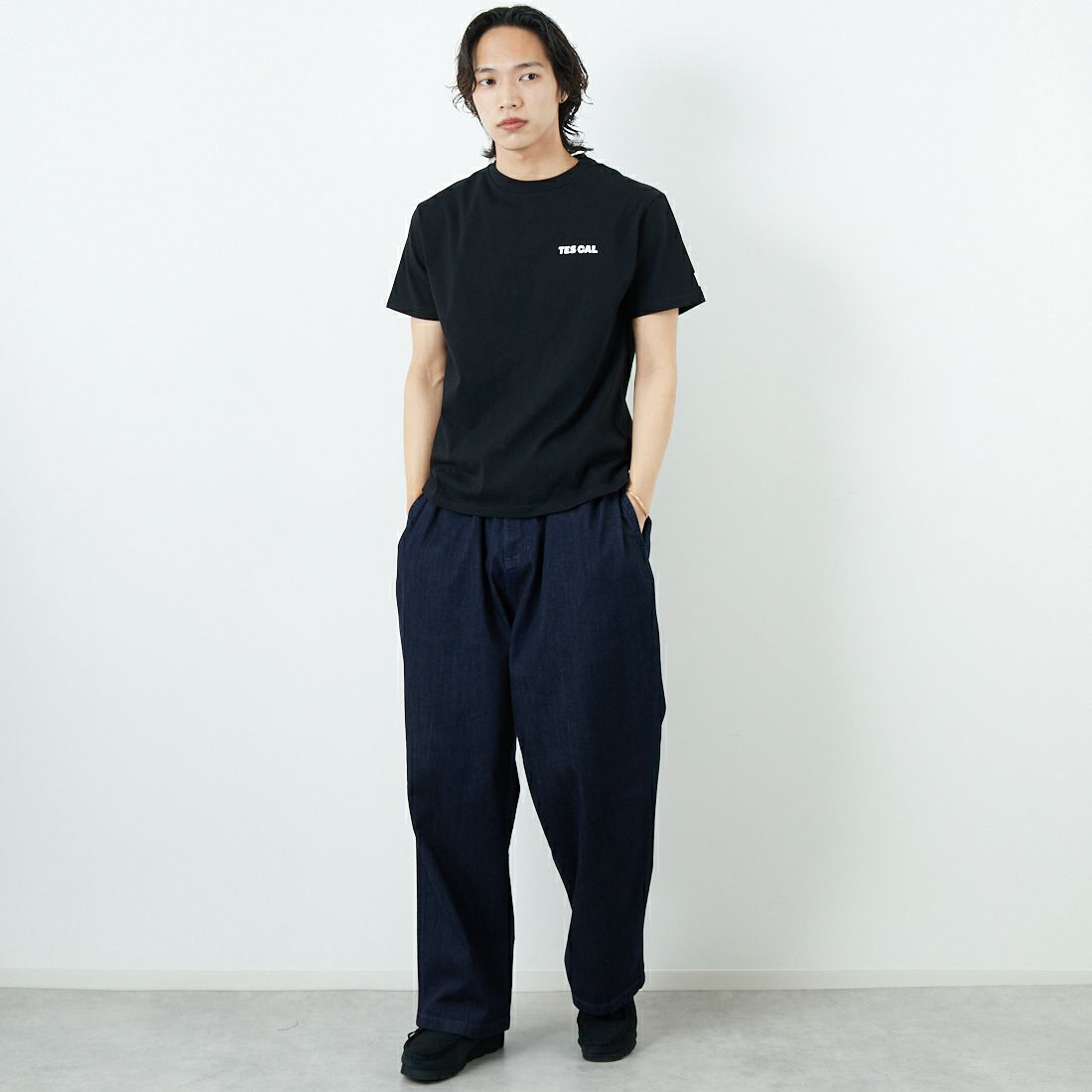 The Endless Summer [エンドレスサマー] 別注 THE CALIFORNIA バックプリントTシャツ [FH-25574507-JF] 01 BLACK &&モデル身長：179cm 着用サイズ：M&&