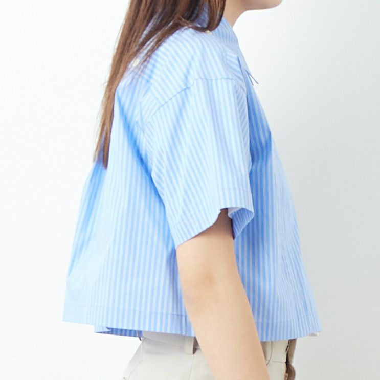 MAISON SPECIAL [メゾンスペシャル] ボタンスリットショートシャツ [21251315209] BLU &&モデル身長：167cm 着用サイズ：F&&