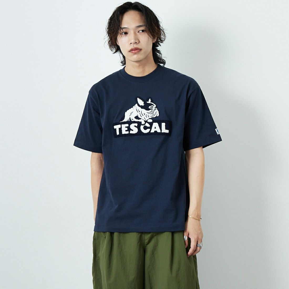 The Endless Summer [エンドレスサマー] TES CAL サガラ刺繍ロゴビッグTシャツ [C-25574303] 60 NAVY &&モデル身長：179cm 着用サイズ：M&&