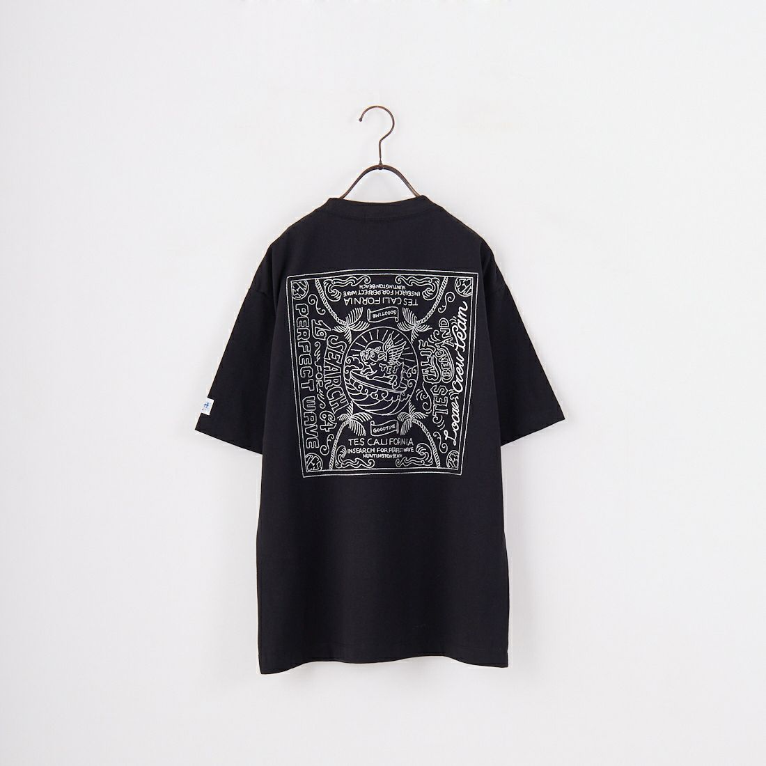 01 BLACK