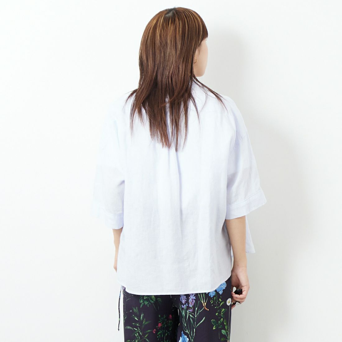TICCA [ティッカ] ショートスリーブリネンシャツ [TBES-404] SAXE &&モデル身長：167cm 着用サイズ：F&&