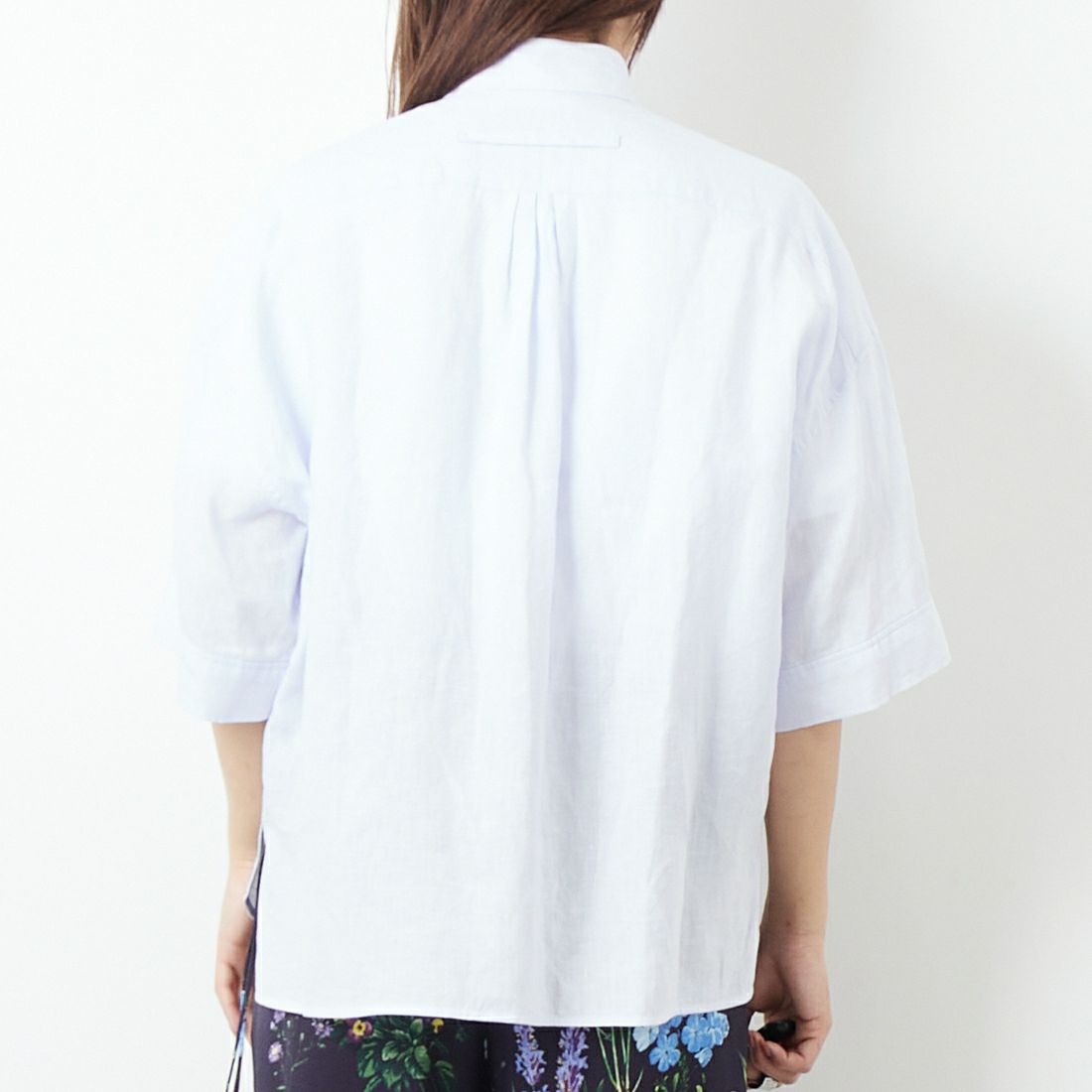 TICCA [ティッカ] ショートスリーブリネンシャツ [TBES-404] SAXE &&モデル身長：167cm 着用サイズ：F&&