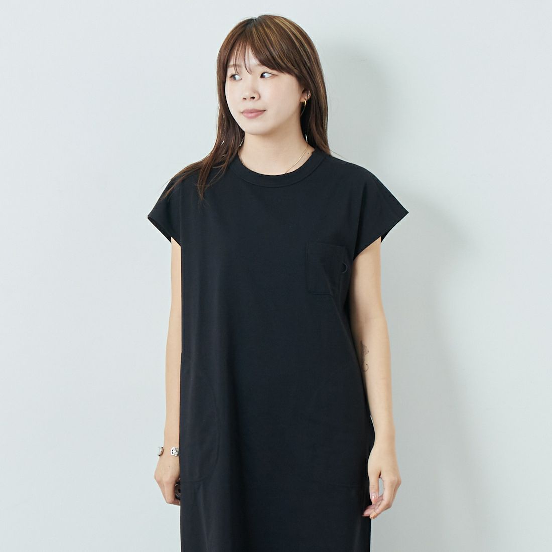 NANGA [ナンガ] エコハイブリッド ノースリーブワンピース [N2501-1N034B] BLK &&モデル身長：167cm 着用サイズ：WM&&