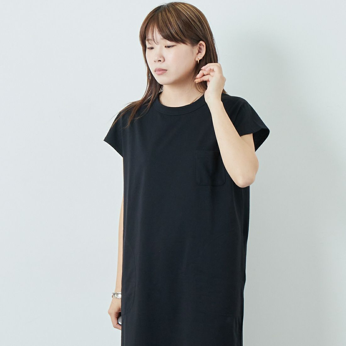 NANGA [ナンガ] エコハイブリッド ノースリーブワンピース [N2501-1N034B] BLK &&モデル身長：167cm 着用サイズ：WM&&