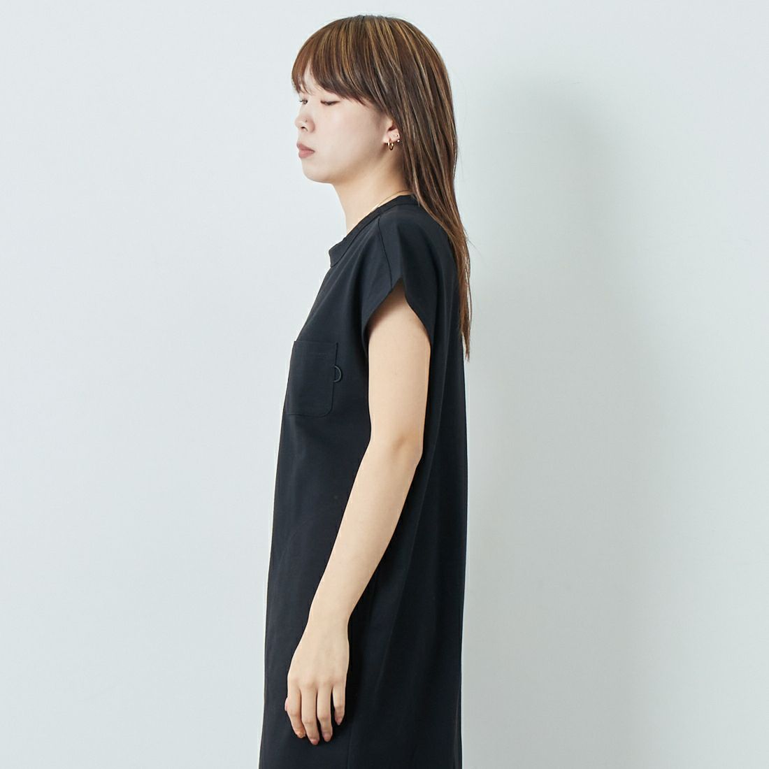 NANGA [ナンガ] エコハイブリッド ノースリーブワンピース [N2501-1N034B] BLK &&モデル身長：167cm 着用サイズ：WM&&