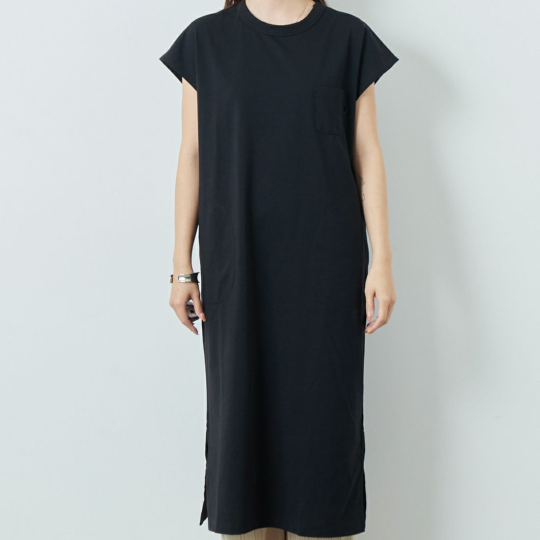 NANGA [ナンガ] エコハイブリッド ノースリーブワンピース [N2501-1N034B] BLK &&モデル身長：167cm 着用サイズ：WM&&