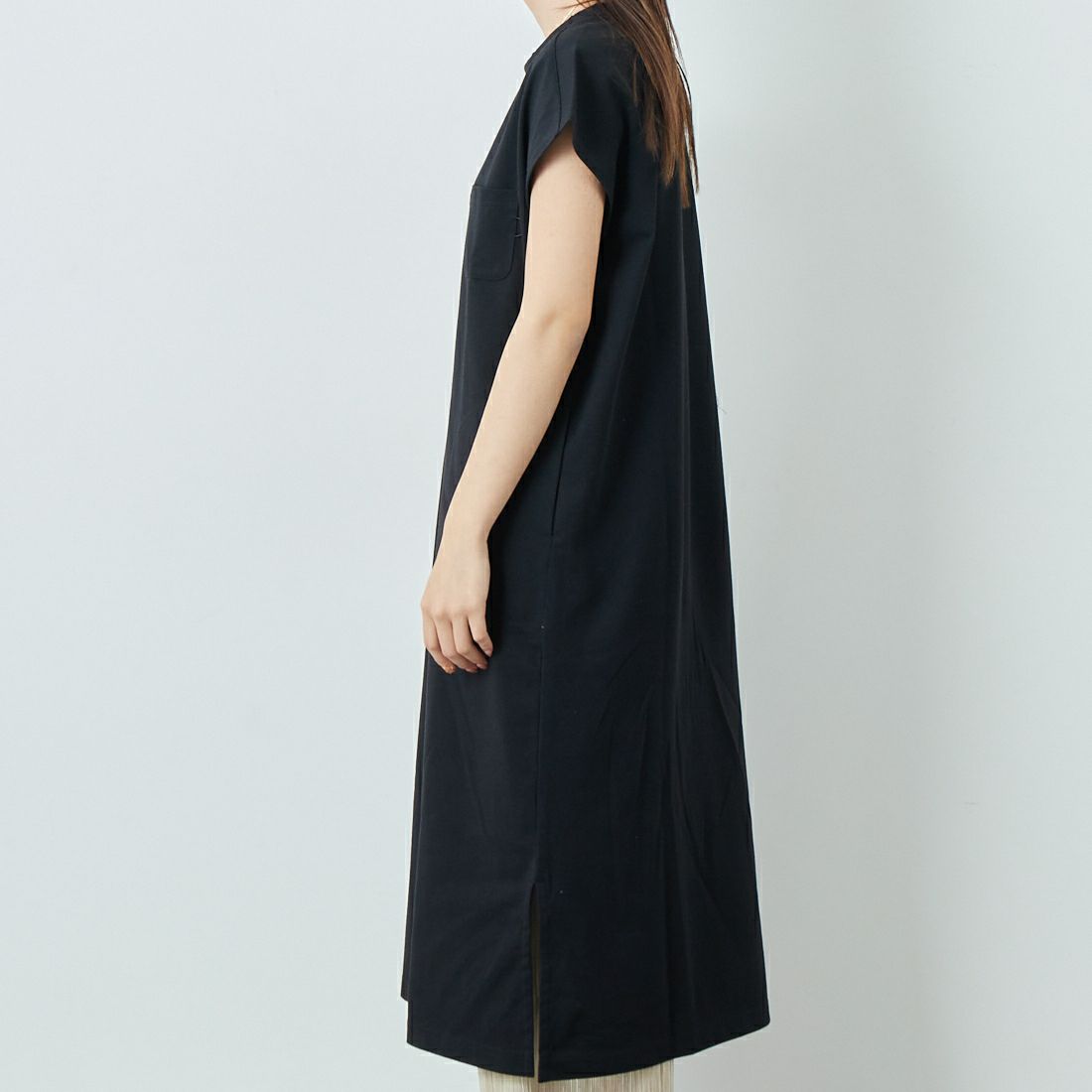 NANGA [ナンガ] エコハイブリッド ノースリーブワンピース [N2501-1N034B] BLK &&モデル身長：167cm 着用サイズ：WM&&