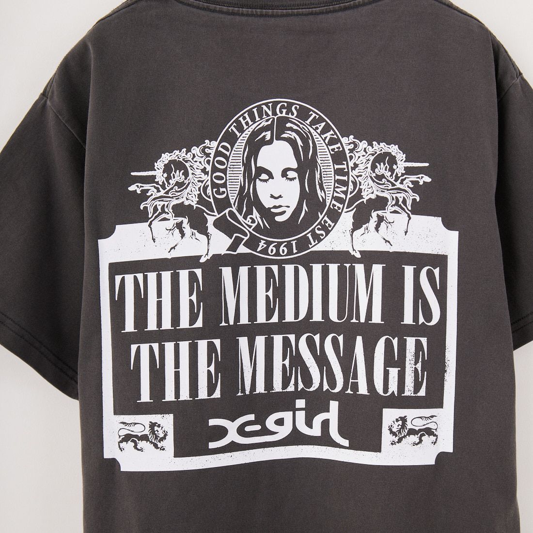 X-girl [エックスガール] ヴィンテージラベル フェイスロゴTシャツ [105252011039] CHARCOAL