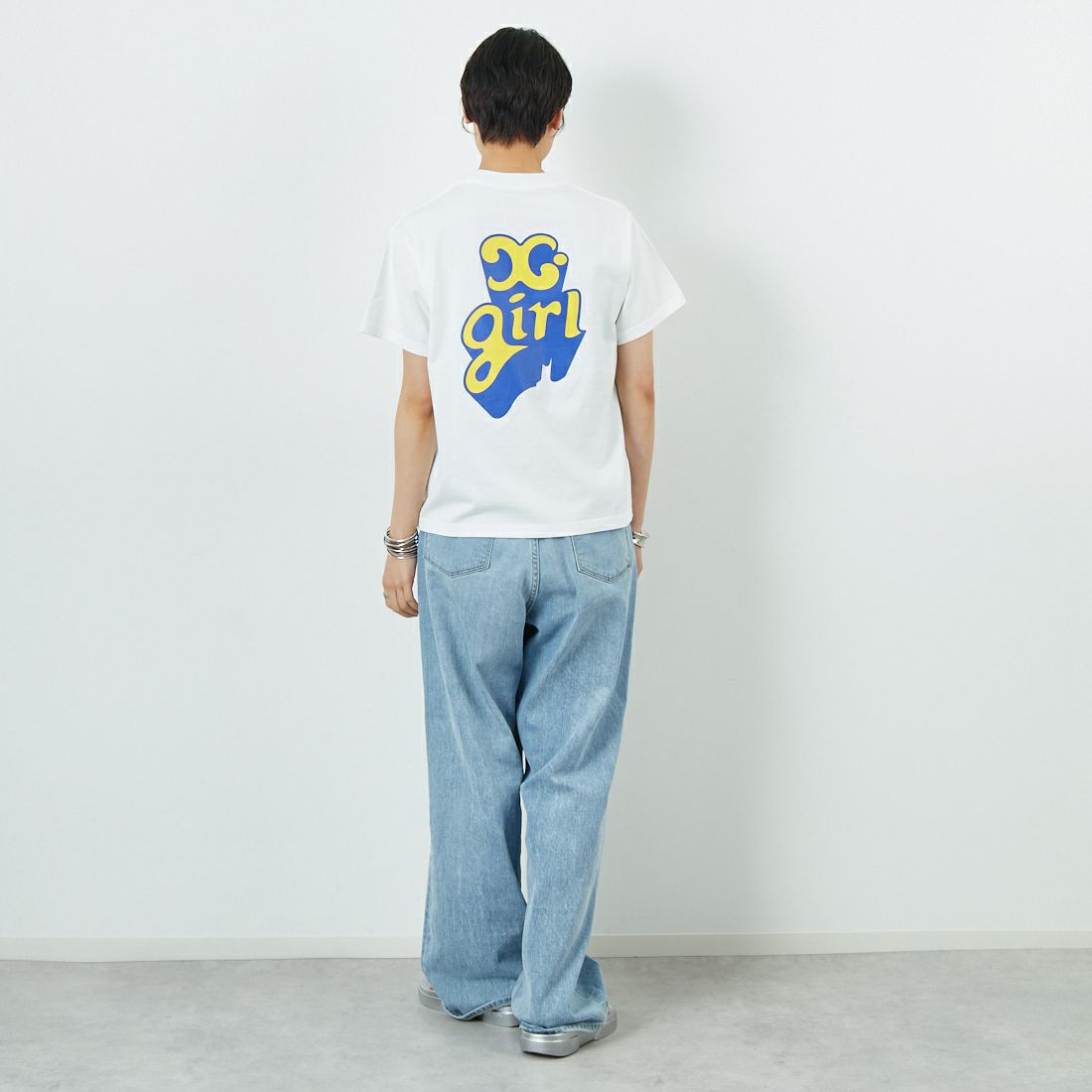 X-girl [エックスガール] ポップロゴショートスリーブTシャツ [105252011038] WHITE &&モデル身長：160cm 着用サイズ：M&&
