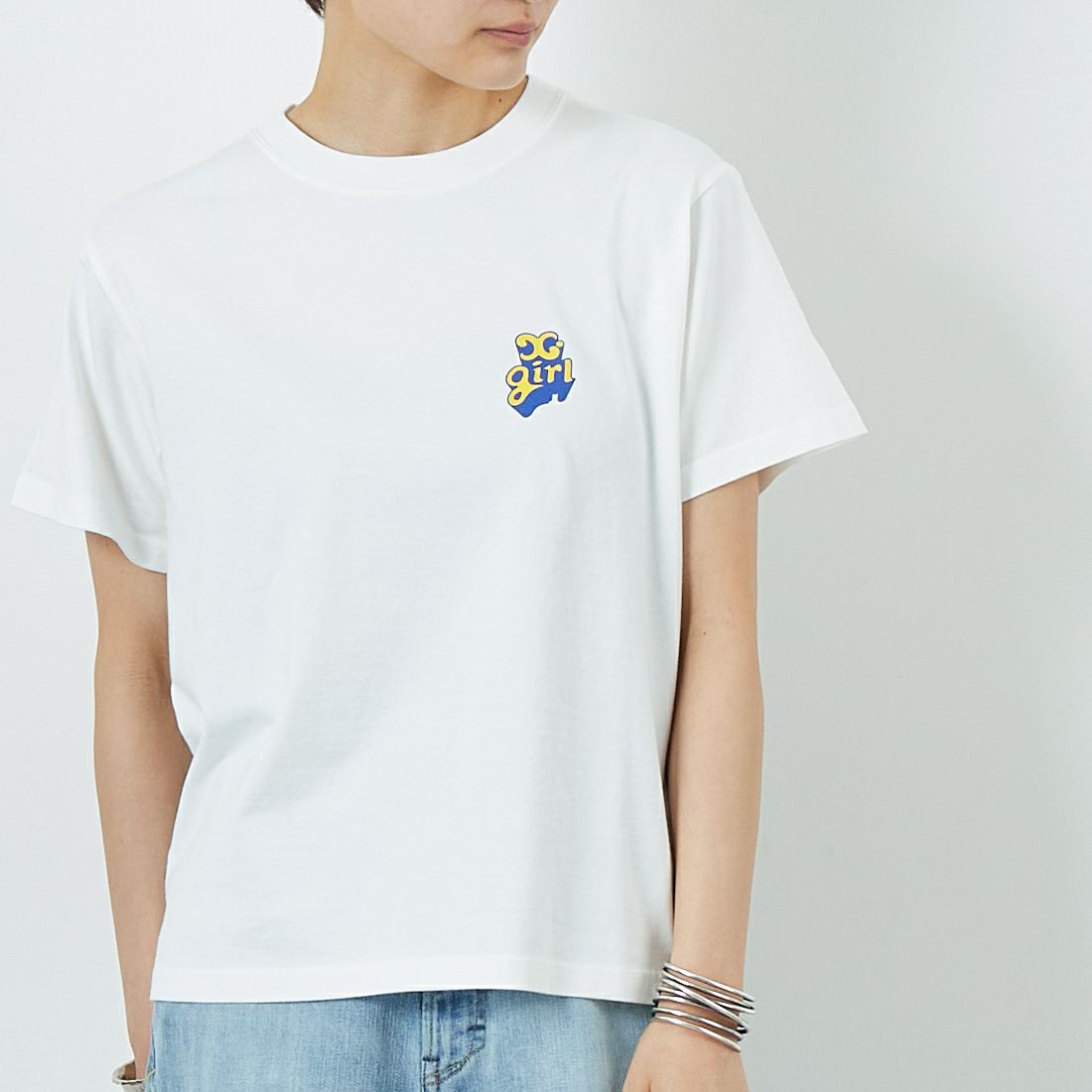 X-girl [エックスガール] ポップロゴショートスリーブTシャツ [105252011038] WHITE &&モデル身長：160cm 着用サイズ：M&&