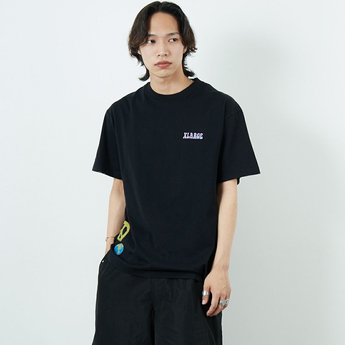 XLARGE [エクストララージ] フラワーショートスリーブTシャツ [101252011007] BLACK &&モデル身長：179cm 着用サイズ：L&&