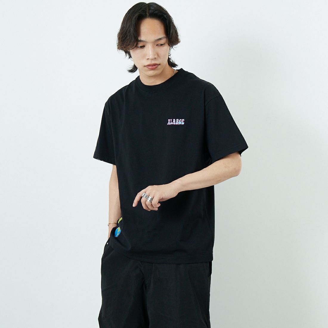 XLARGE [エクストララージ] フラワーショートスリーブTシャツ [101252011007] BLACK &&モデル身長：179cm 着用サイズ：L&&