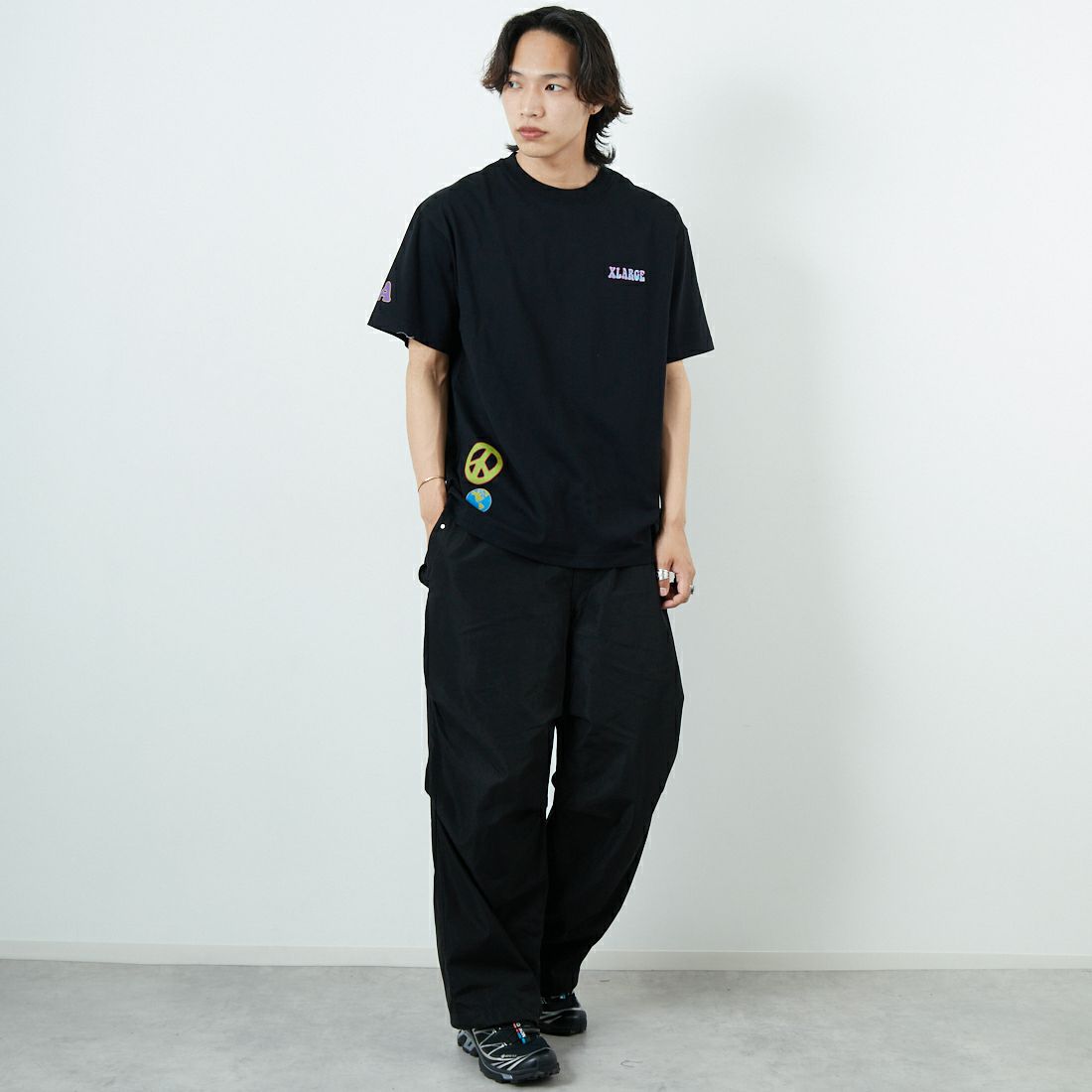 XLARGE [エクストララージ] フラワーショートスリーブTシャツ [101252011007] BLACK &&モデル身長：179cm 着用サイズ：L&&