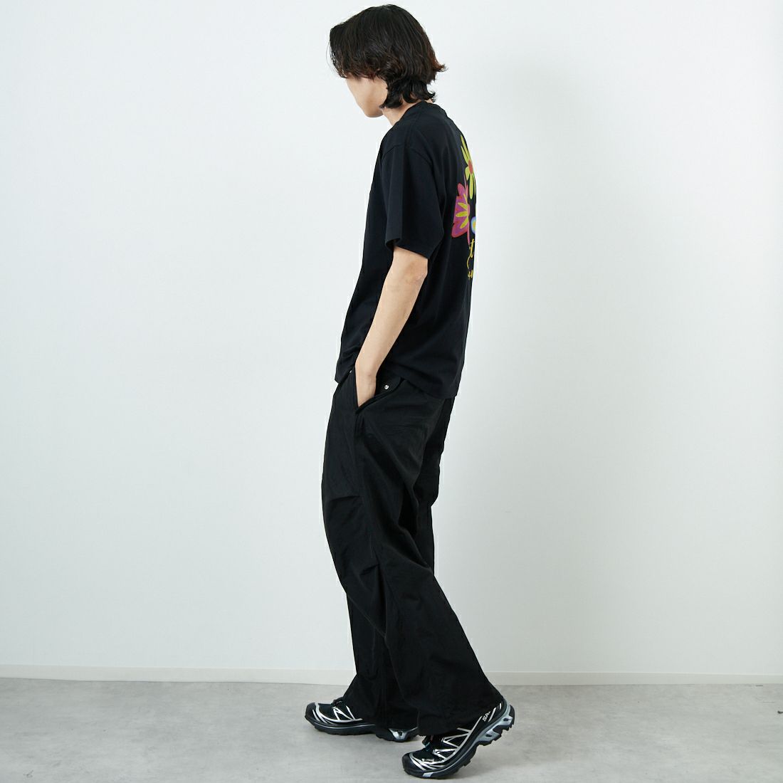 XLARGE [エクストララージ] フラワーショートスリーブTシャツ [101252011007] BLACK &&モデル身長：179cm 着用サイズ：L&&