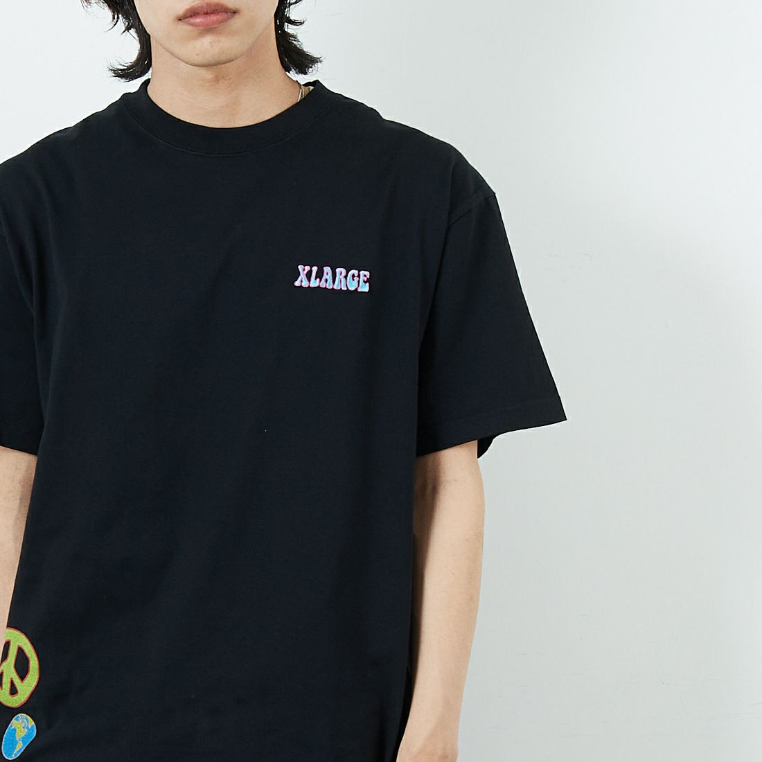 XLARGE [エクストララージ] フラワーショートスリーブTシャツ [101252011007] BLACK &&モデル身長：179cm 着用サイズ：L&&