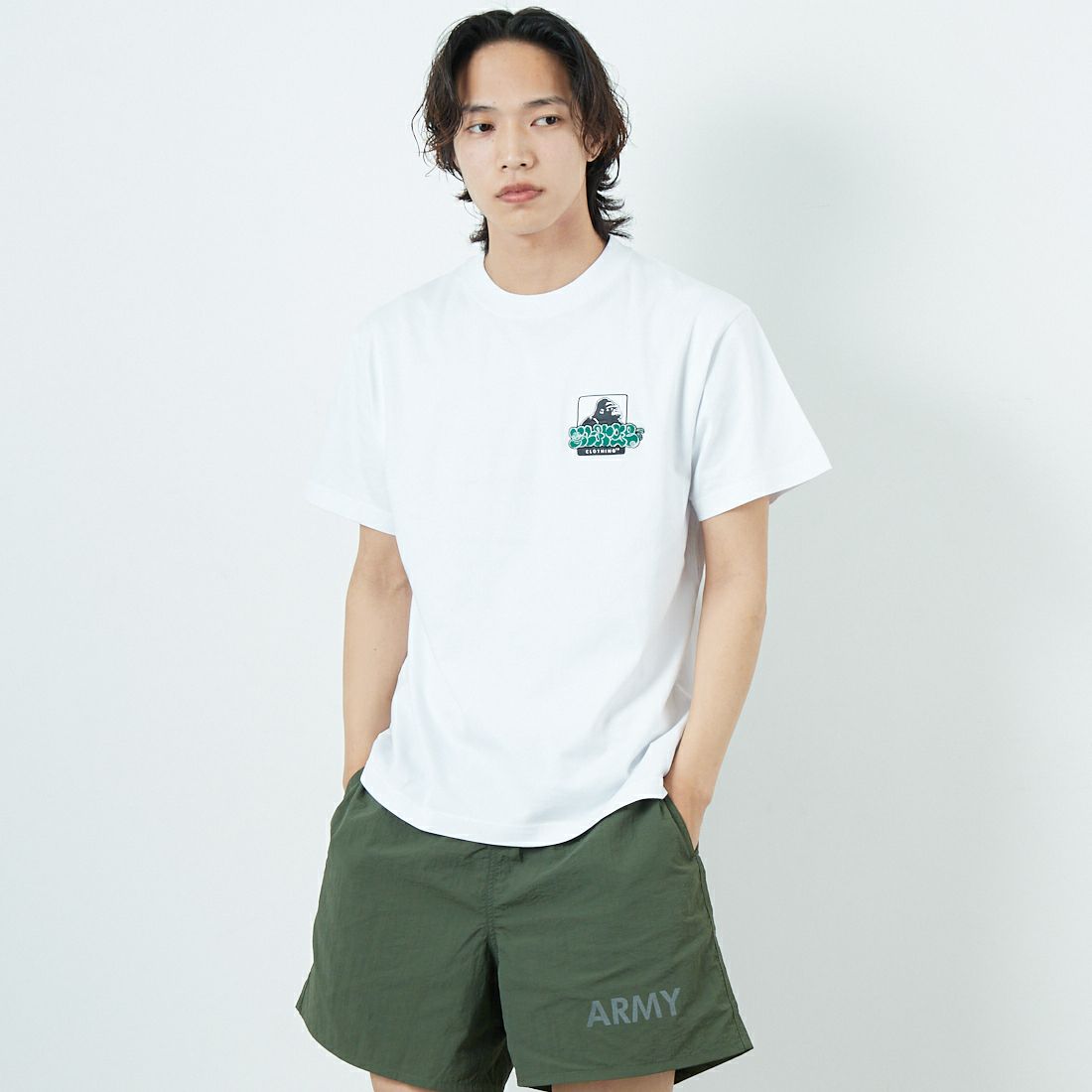XLARGE [エクストララージ] グラフィティOGロゴTシャツ [101252011042] WHITE &&モデル身長：179cm 着用サイズ：M&&