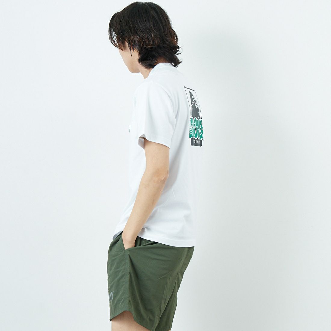XLARGE [エクストララージ] グラフィティOGロゴTシャツ [101252011042] WHITE &&モデル身長：179cm 着用サイズ：M&&