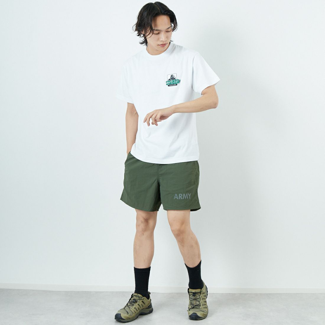 XLARGE [エクストララージ] グラフィティOGロゴTシャツ [101252011042] WHITE &&モデル身長：179cm 着用サイズ：M&&