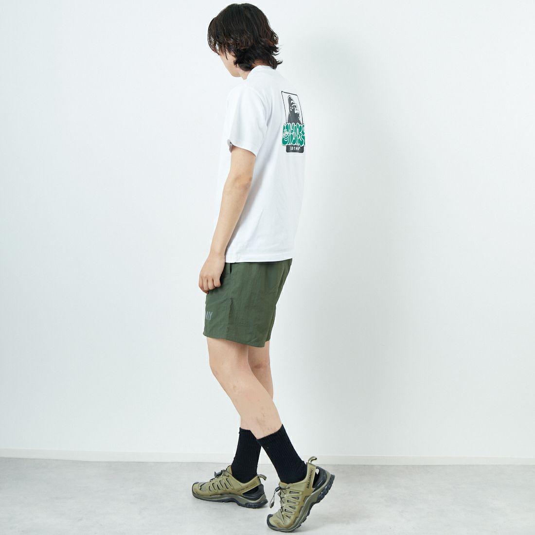 XLARGE [エクストララージ] グラフィティOGロゴTシャツ [101252011042] WHITE &&モデル身長：179cm 着用サイズ：M&&