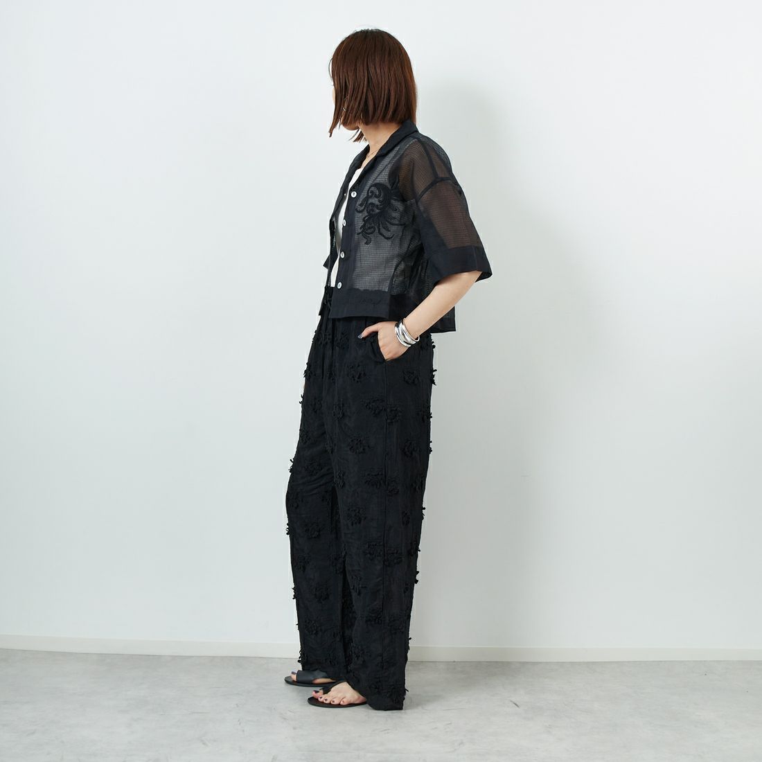 Jeans Factory Clothes [ジーンズファクトリークローズ] ハンド刺繍ショートスリーブシャツ [25315-MN] BLACK &&モデル身長：159cm 着用サイズ：F&&