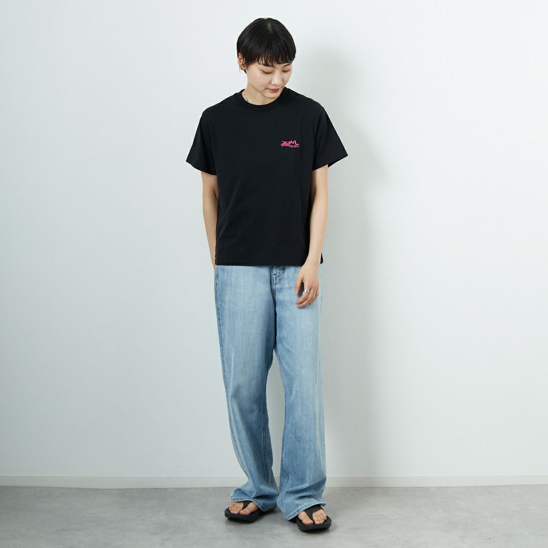 X-girl [エックスガール] バタフライロゴプリントTシャツ [105252011022] BLACK &&モデル身長：160cm 着用サイズ：M&&