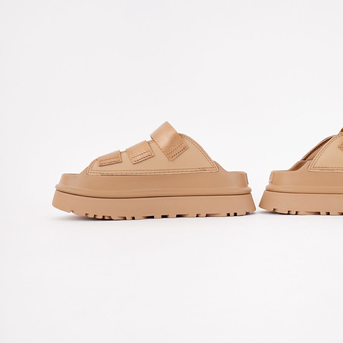 UGG [アグ] GOLDENGLOW SLIDE [1167430] DARK SAND