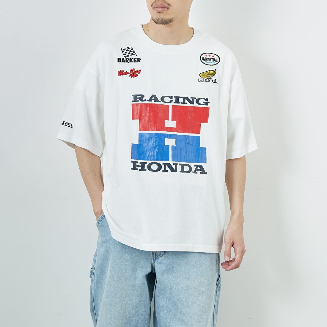 HONDA × JEANSFACTORY [ホンダ × ジーンズファクトリー] レーシングTシャツ [JFC-252-054] WHITE &&モデル身長：168cm 着用サイズ：M&&