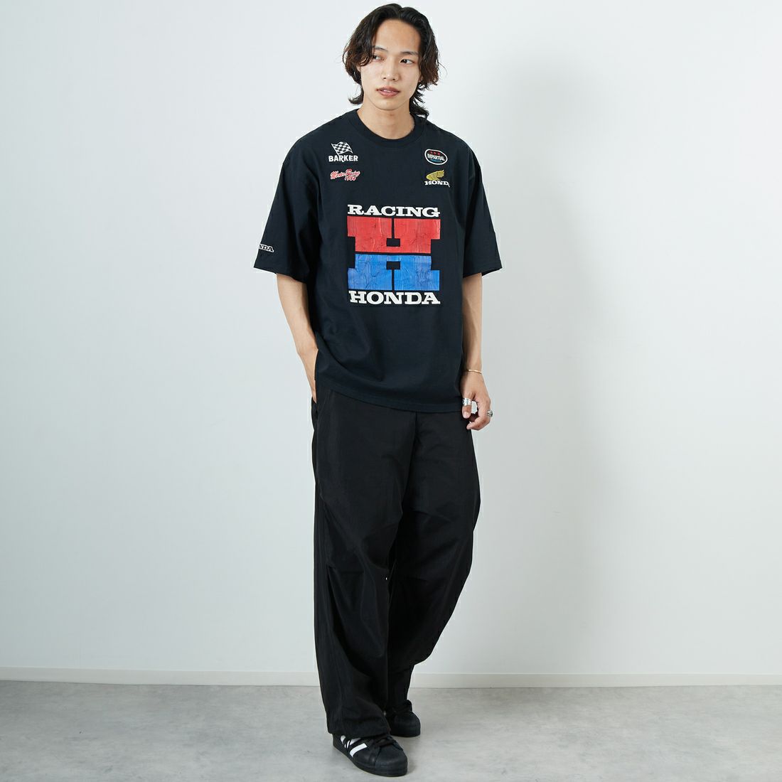 HONDA × JEANSFACTORY [ホンダ × ジーンズファクトリー] レーシングTシャツ [JFC-252-054] BLACK &&モデル身長：179cm 着用サイズ：L&&