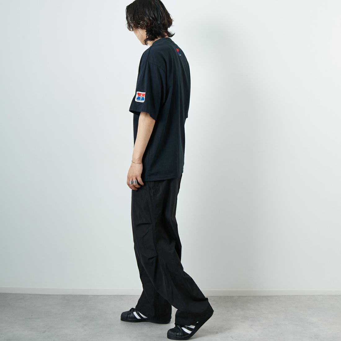 HONDA × JEANSFACTORY [ホンダ × ジーンズファクトリー] レーシングTシャツ [JFC-252-054] BLACK &&モデル身長：179cm 着用サイズ：L&&