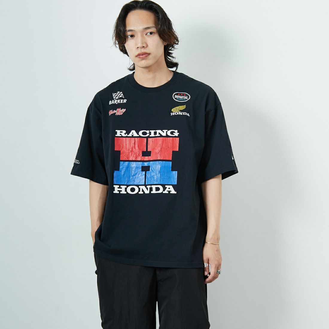 HONDA × JEANSFACTORY [ホンダ × ジーンズファクトリー] レーシングTシャツ [JFC-252-054] BLACK &&モデル身長：179cm 着用サイズ：L&&