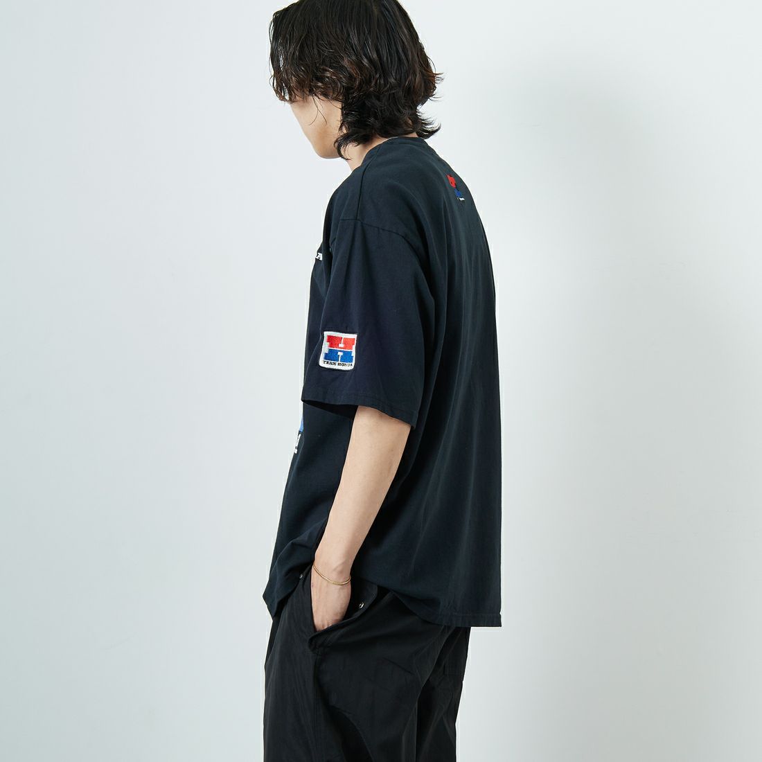 HONDA × JEANSFACTORY [ホンダ × ジーンズファクトリー] レーシングTシャツ [JFC-252-054] BLACK &&モデル身長：179cm 着用サイズ：L&&